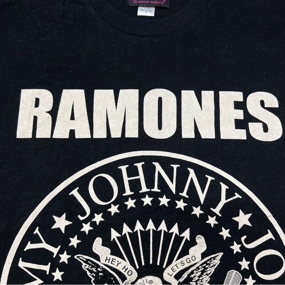 NWOT The Ramones Seal Logo Graphic T-Shirt Black Unisex Sz S - Picture 4 of 6